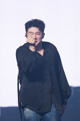 SUPER JUNIOR ตำนานที่ยังคงสร้างตำนานอันยิ่งใหญ่ต่อไป โชว์สุดยอดการแสดงฉลองครบรอบ 20 ปี <SUPER SHOW 10> บัตรหมดทั้ง 2 รอบ รวมผู้ชมกว่า 22,000 คน ครองบัลลังก์ศิลปินเกาหลีวงแรกที่สามารถจัดคอนเสิร์ตในประเทศไทยได้ติดต่อกันเป็นครั้งที่ 10!